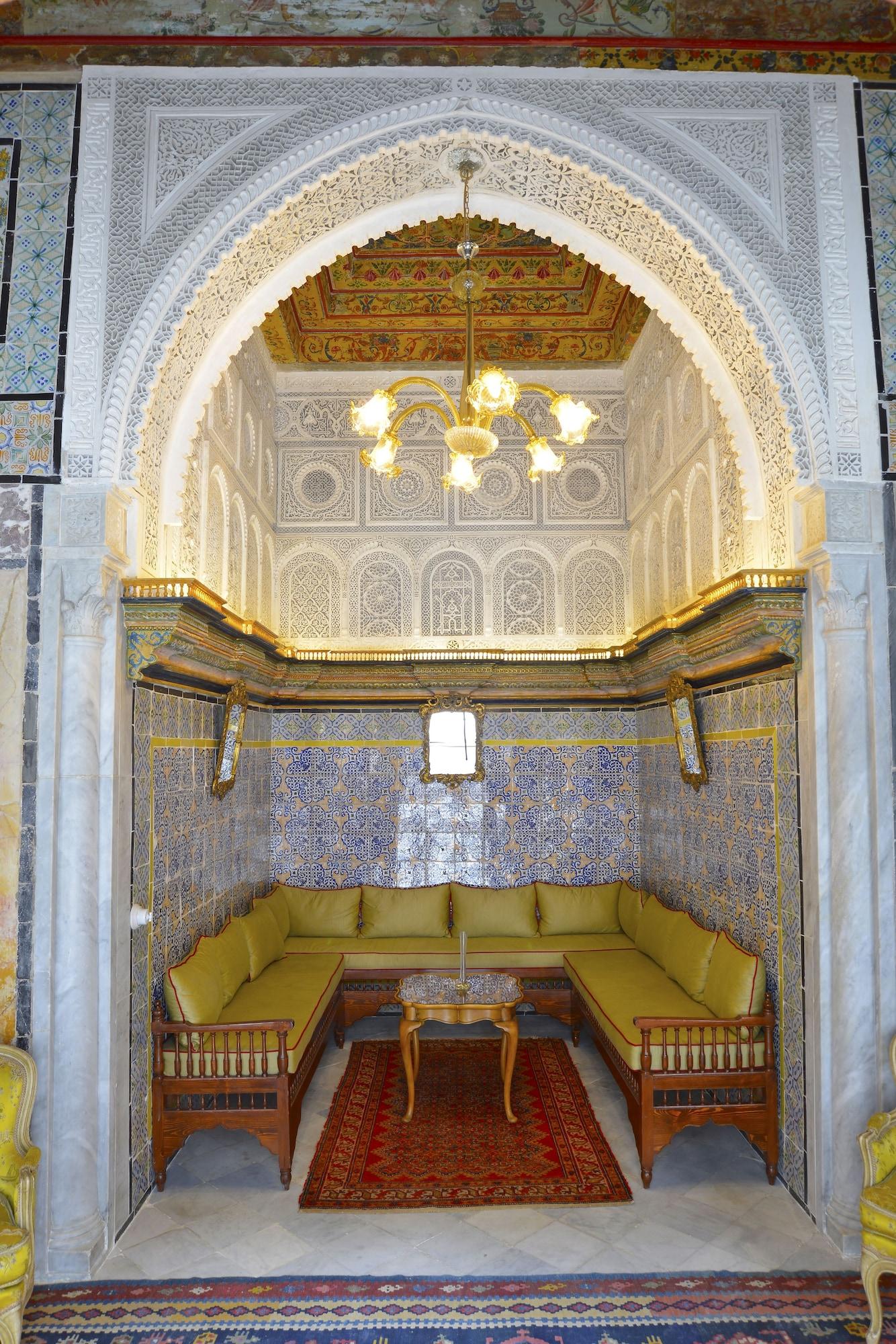 Palais Bayram Hotel Tunis Exterior photo The prayer niche