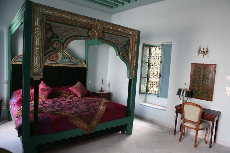Palais Bayram Hotel Tunis Exterior photo A bedroom in the Riad