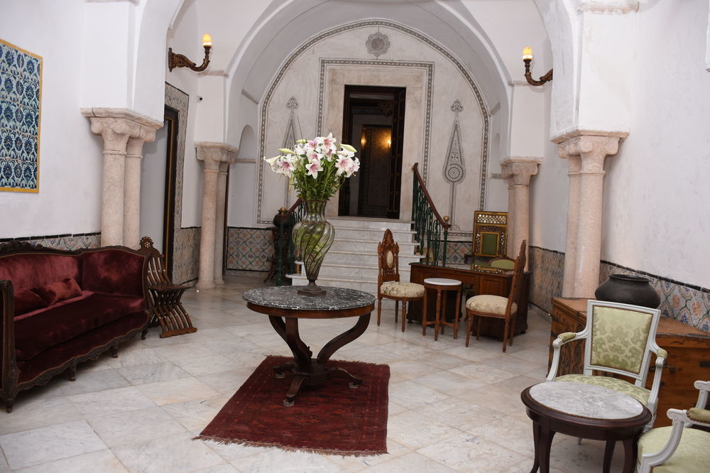 Palais Bayram Hotel Tunis Exterior photo The interior of the palace