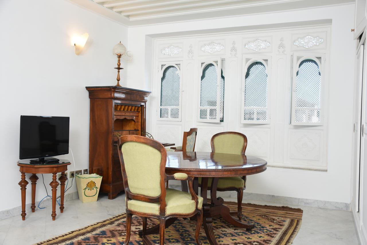 Palais Bayram Hotel Tunis Exterior photo A room at the hotel