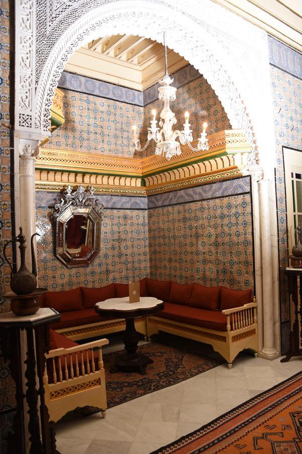 Palais Bayram Hotel Tunis Exterior photo Interior of the café