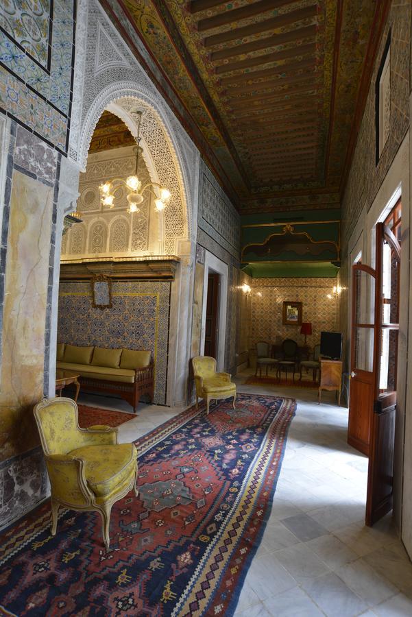 Palais Bayram Hotel Tunis Exterior photo The interior of the palace