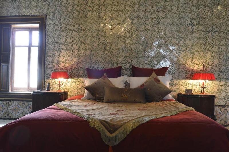 Palais Bayram Hotel Tunis Exterior photo The bedroom